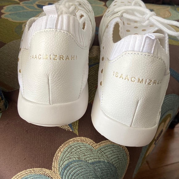Isaac Mizrahi white with gold polka dots. New without box. Size 10 - Picture 3 of 4